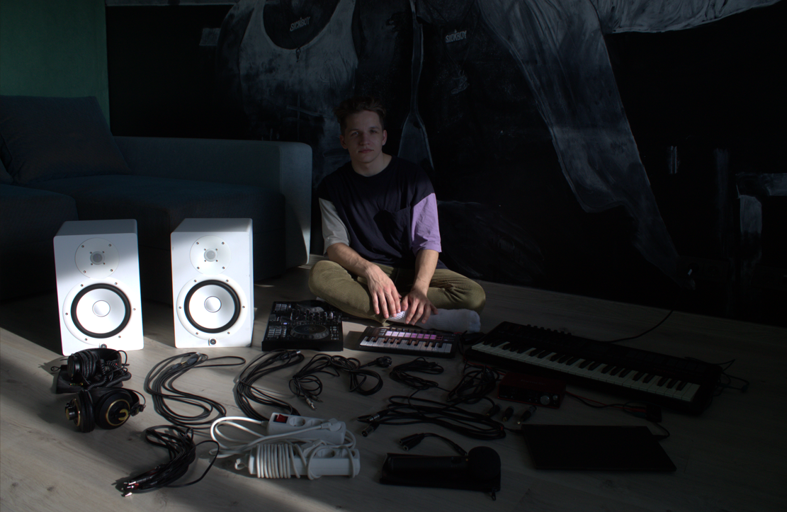 Jegor "jeogourt" Russin in his music studio